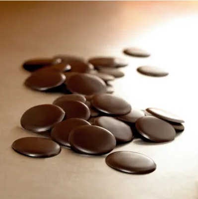 Pâtes à glacer et décors en chocolat